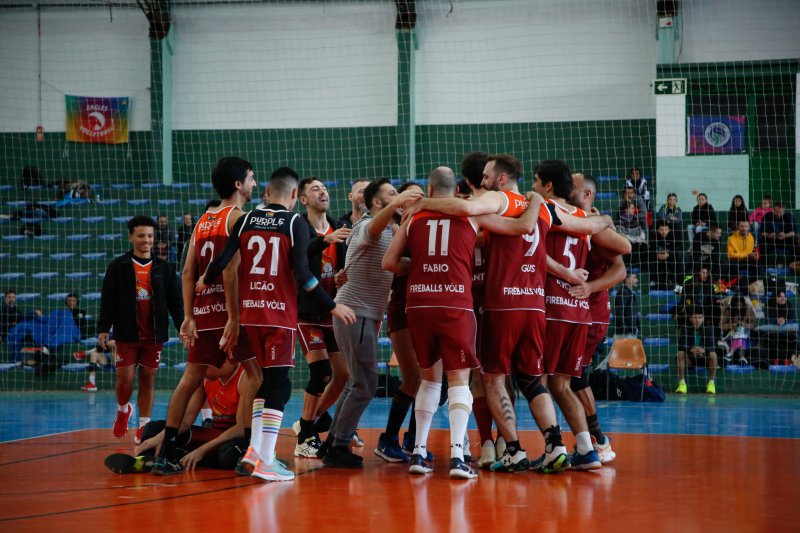 PMSM - Com show em quadra, 2º Festival Internacional LGBTQIA+ de Voleibol  de Santa Maria reúne 11 equipes do Estado